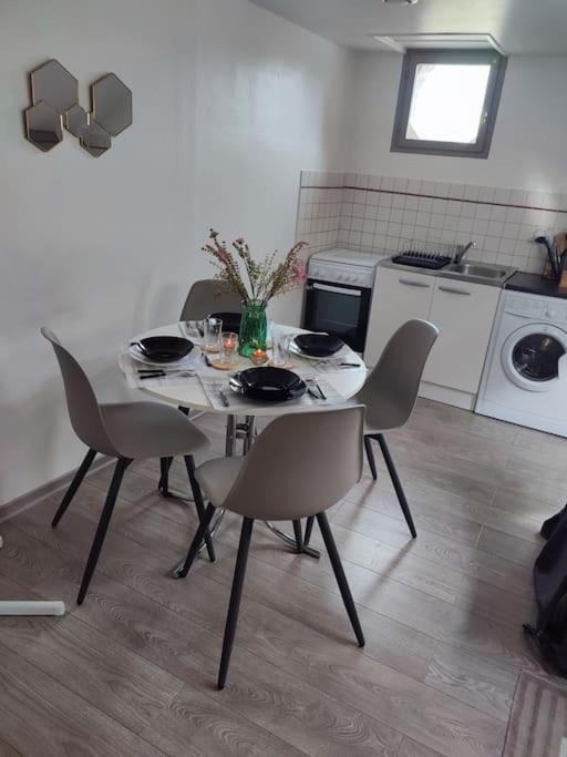 Le Petit Chateau بيرّفوندس المظهر الخارجي الصورة